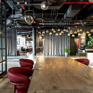 **** Hotel Radisson Red Brussels Belgien