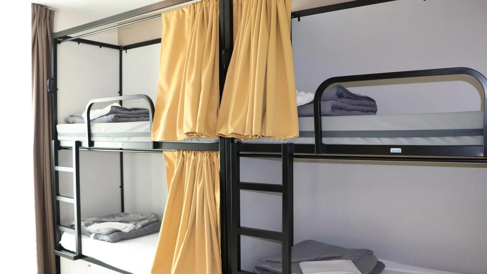 Hi Jacques Brel Hostel